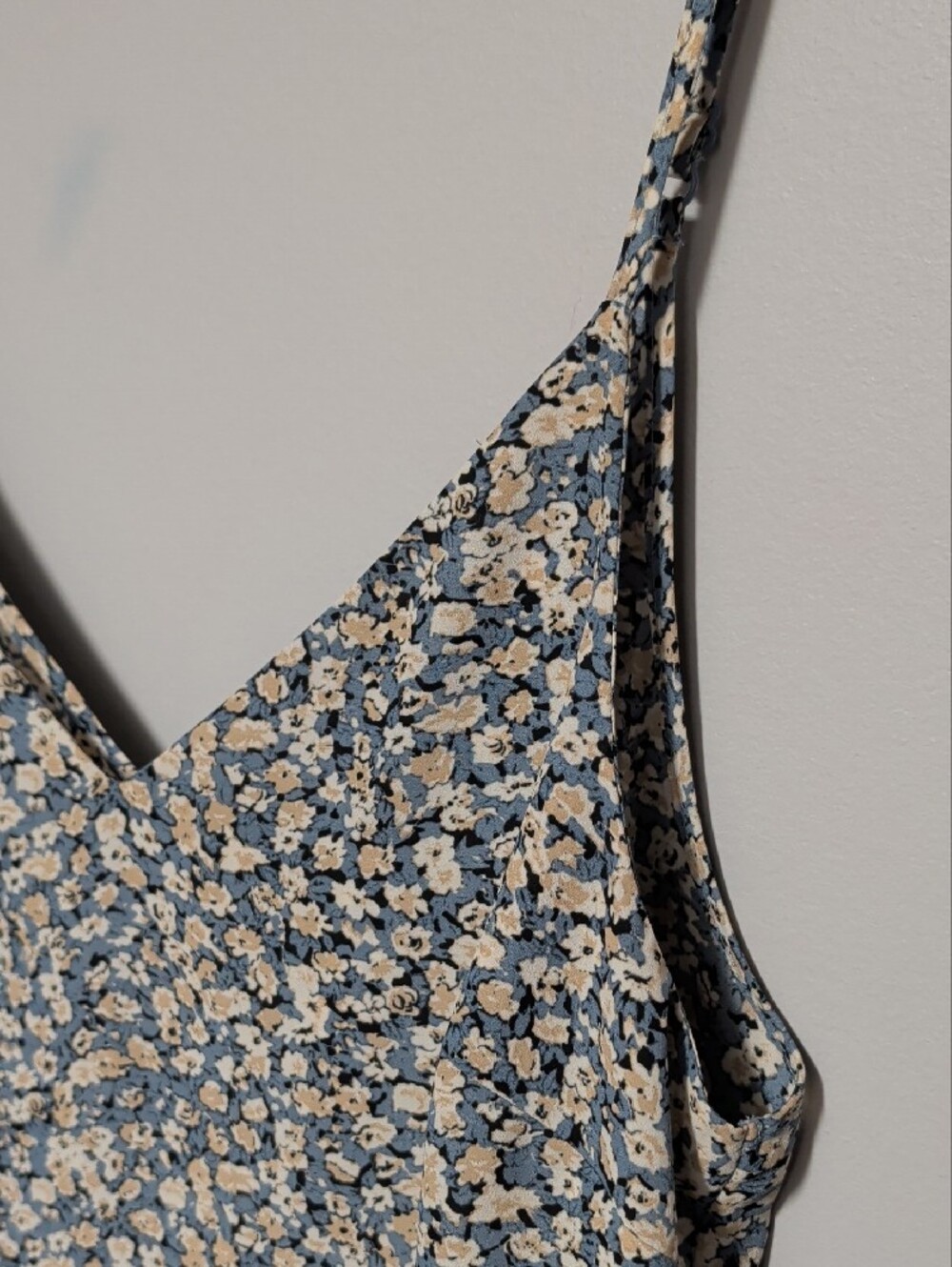 Primark Blue Floral V-Neck Cami with Cream Accents - Picture 2 of 6